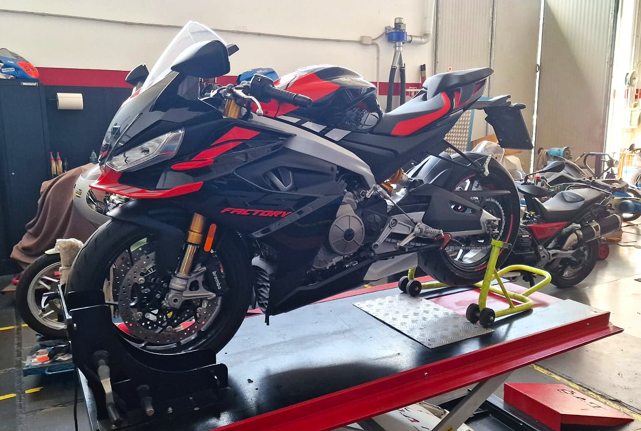 Moto Aprilia Rs Factory