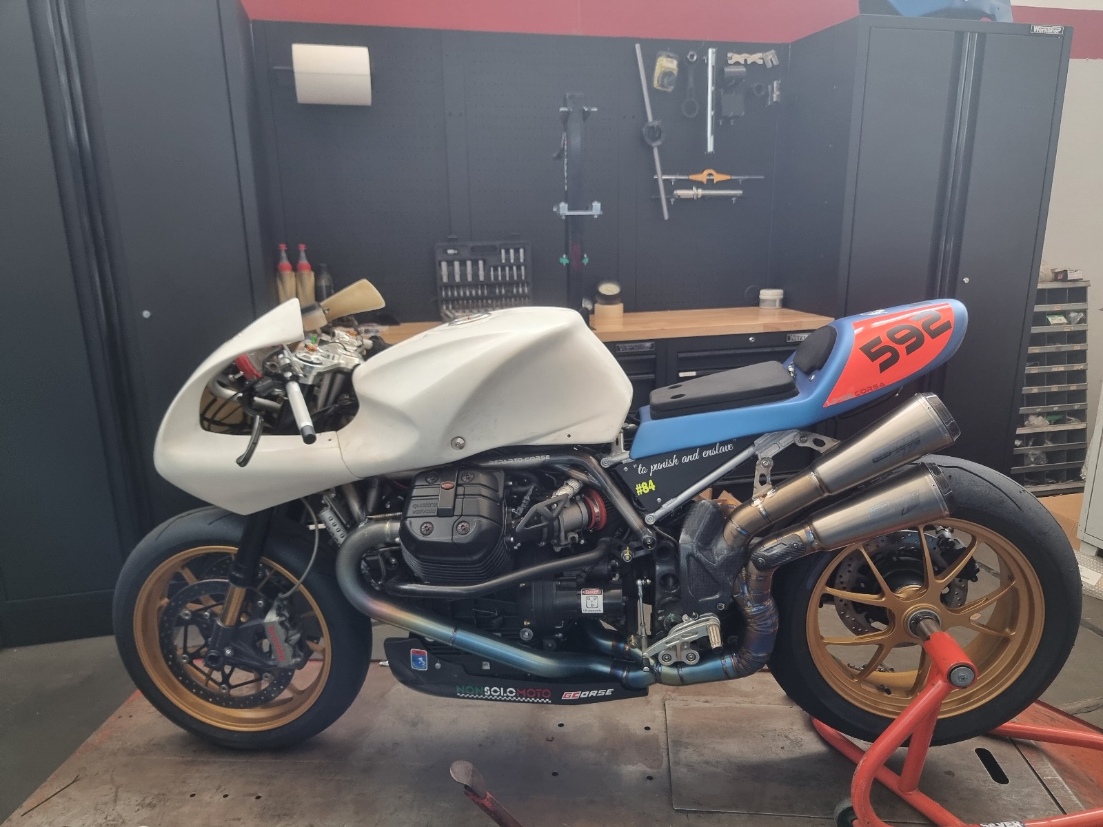 moto personalizzate officina